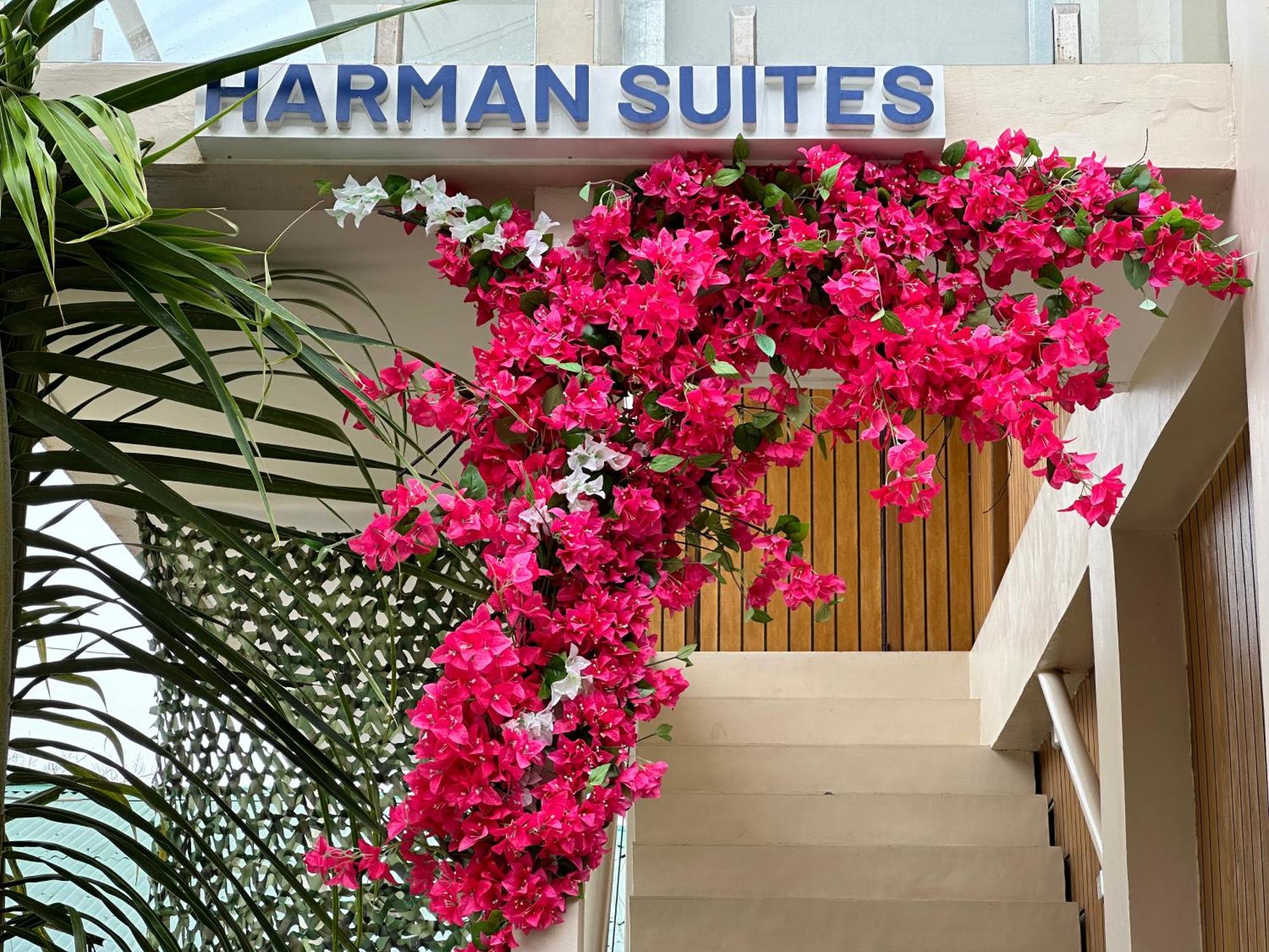 Harman Suites Moalboal Exterior photo